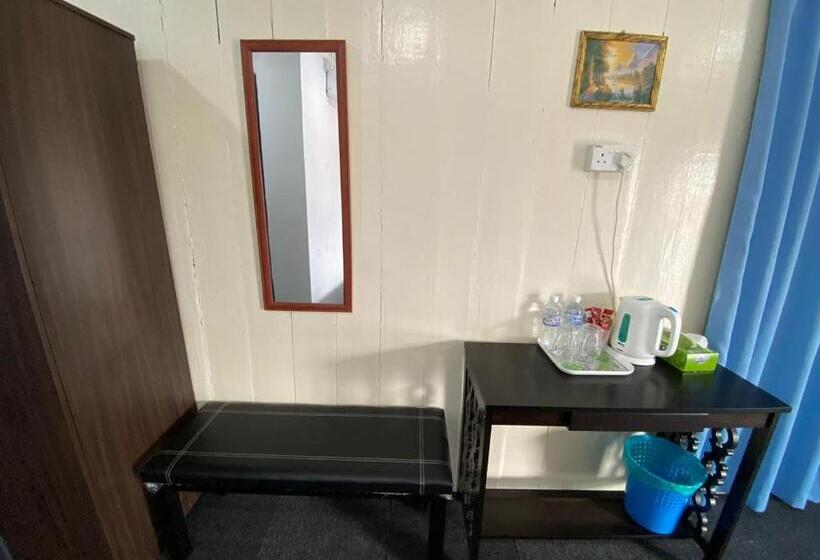 فندق Oyo 90230 Dh Residence