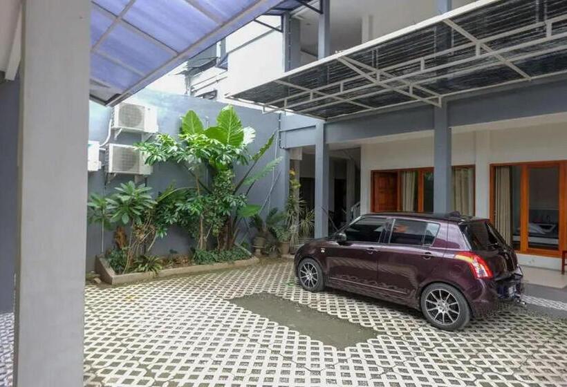 בית מלון כפרי Reddoorz Near Stadion Kridosono Blora