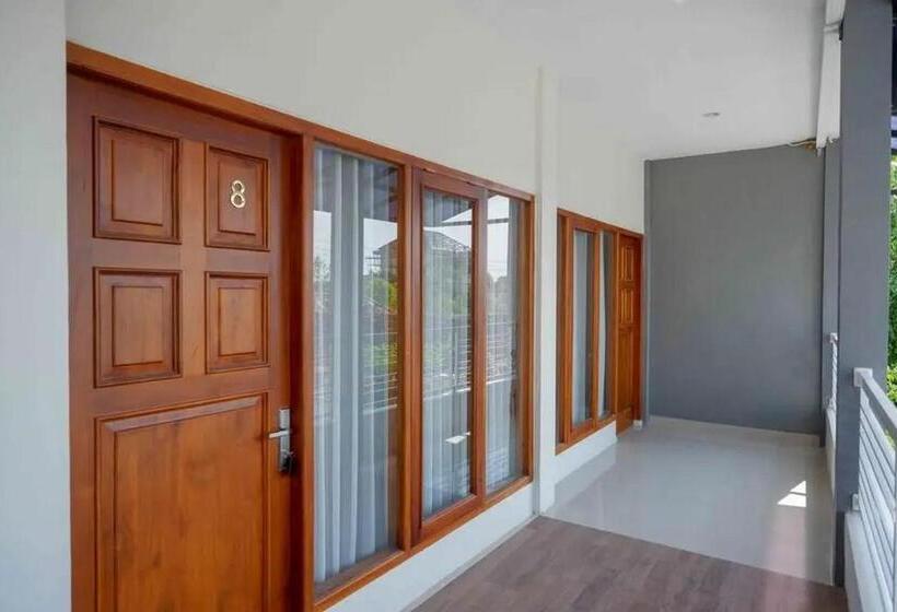 בית מלון כפרי Reddoorz Near Stadion Kridosono Blora