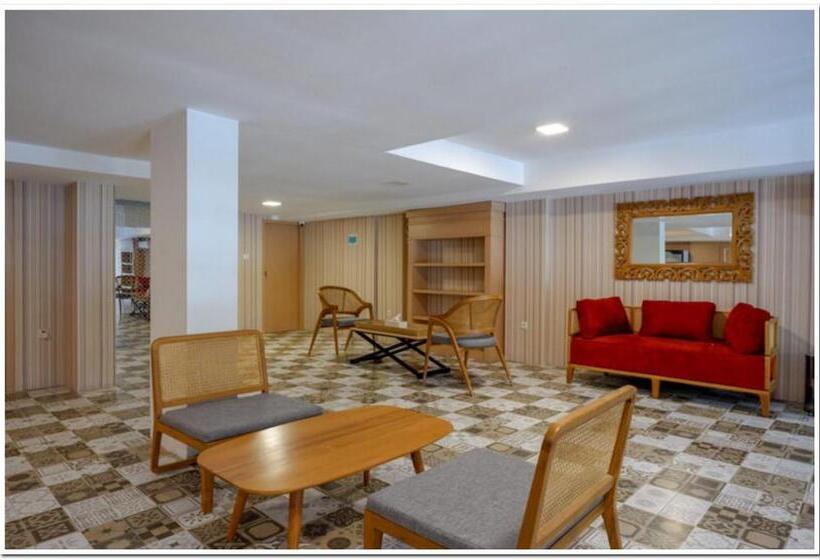 酒店 Reddoorz Plus @ Madukoro Raya Semarang