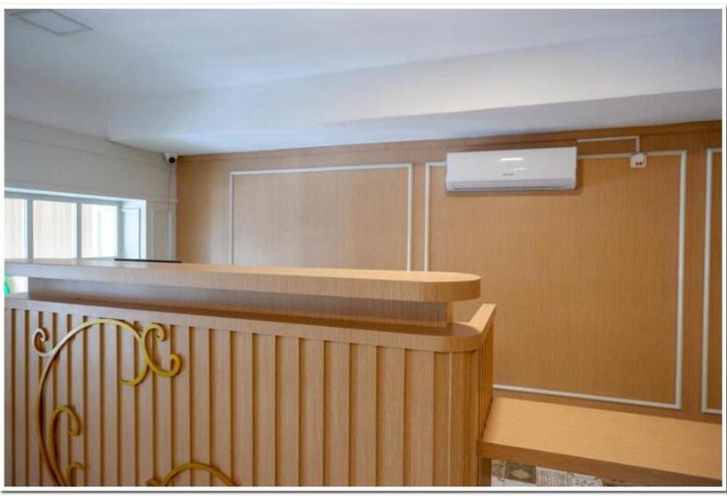 酒店 Reddoorz Plus @ Madukoro Raya Semarang