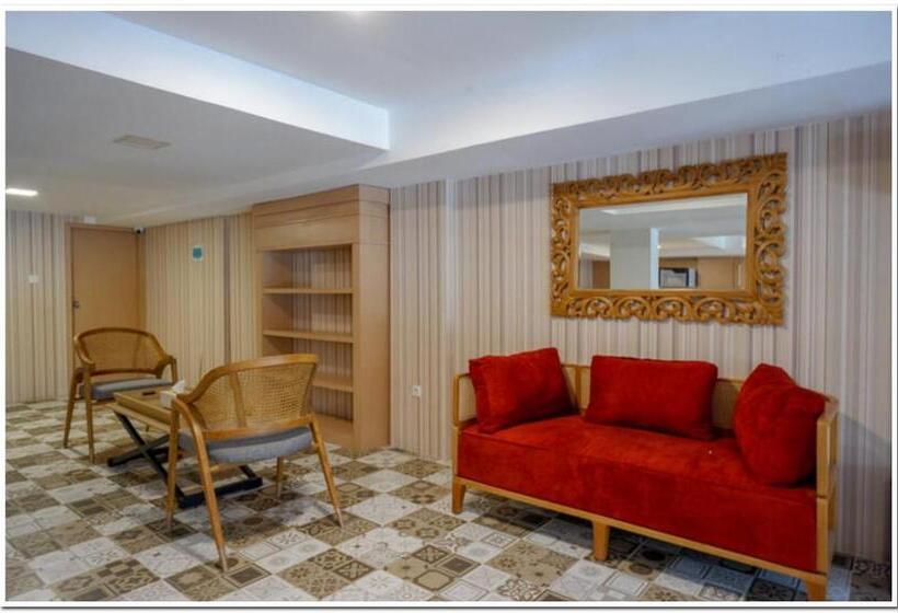 酒店 Reddoorz Plus @ Madukoro Raya Semarang