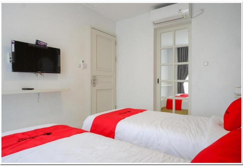 酒店 Reddoorz Plus @ Madukoro Raya Semarang