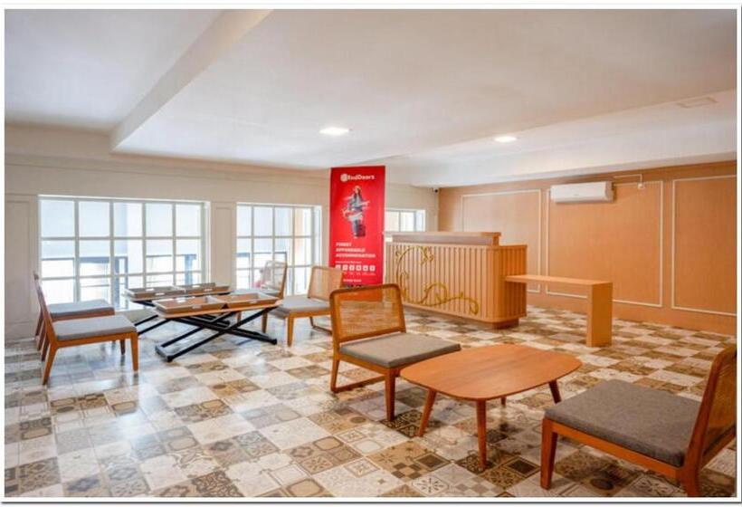 酒店 Reddoorz Plus @ Madukoro Raya Semarang