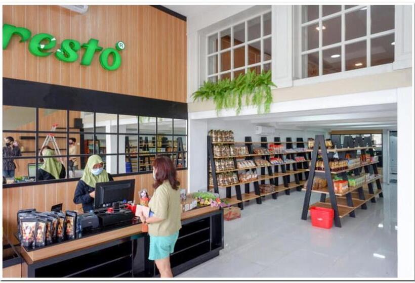 酒店 Reddoorz Plus @ Madukoro Raya Semarang