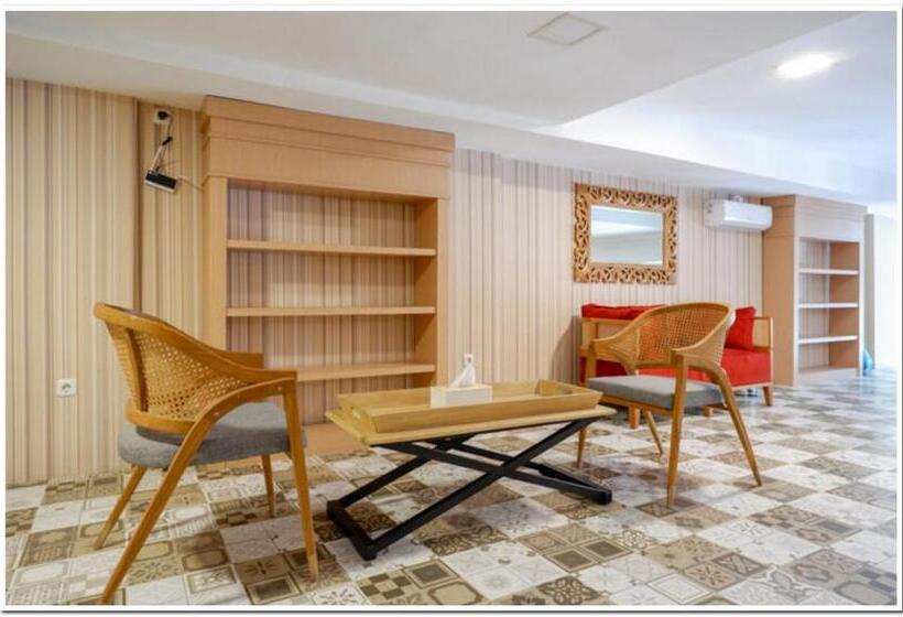 酒店 Reddoorz Plus @ Madukoro Raya Semarang