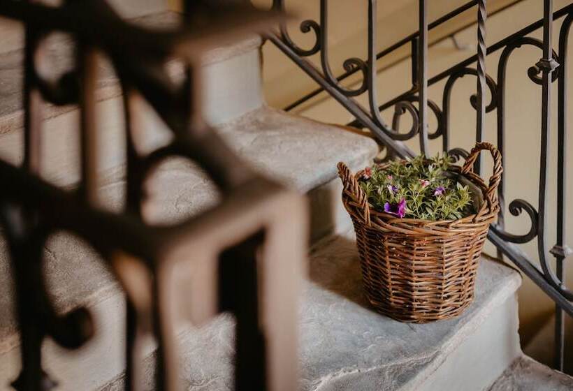 ホテル Relais Almaranto