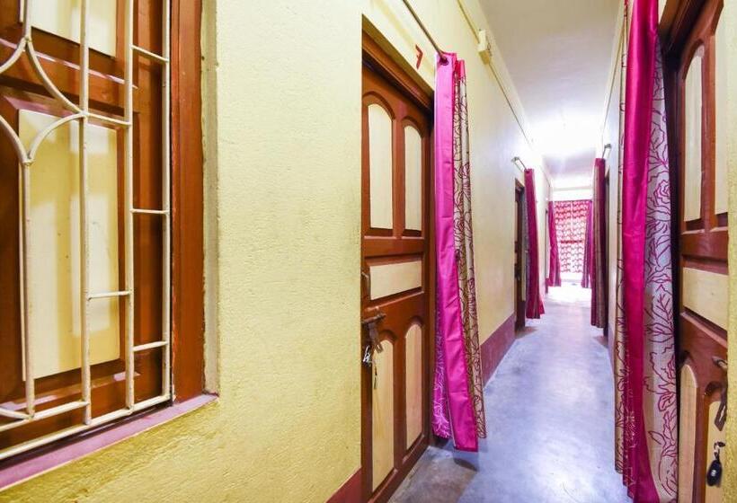 ホテル Spot On 64822 Tirtha Niwas