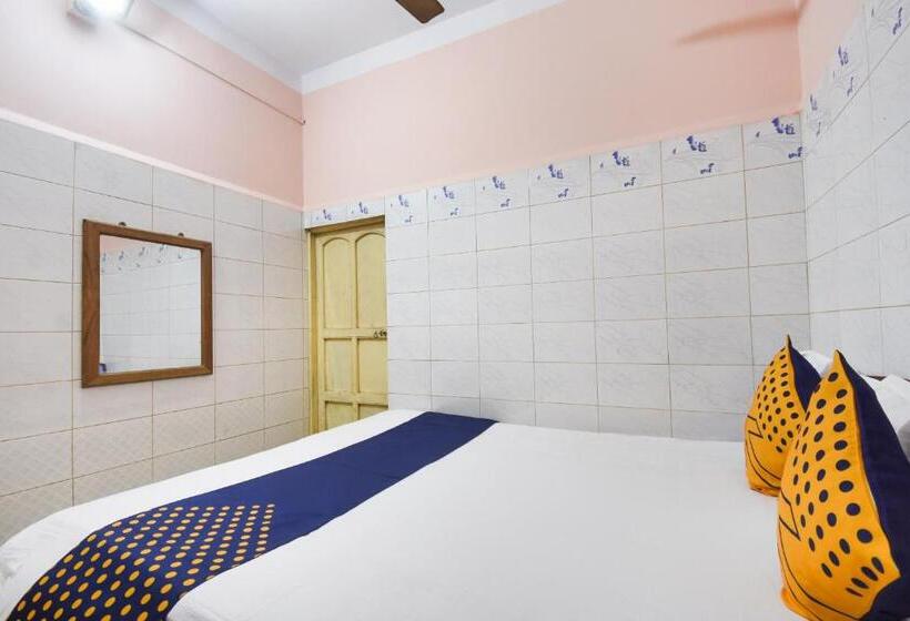 ホテル Spot On 64822 Tirtha Niwas