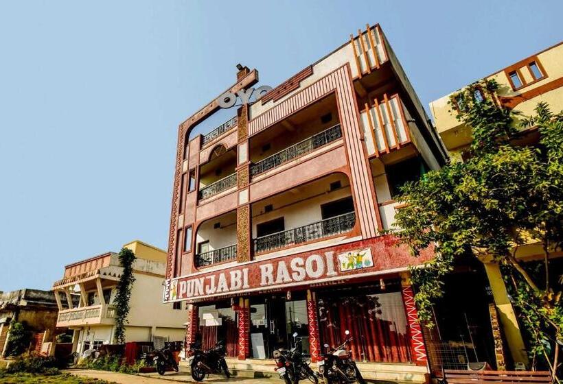 בית מלון כפרי Spot On 76369 Grand