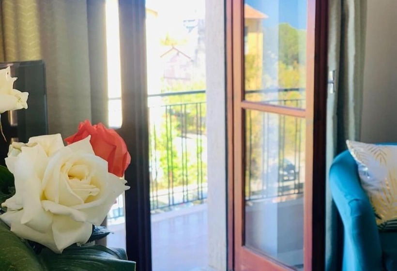 هتل Tea Praia A Mare