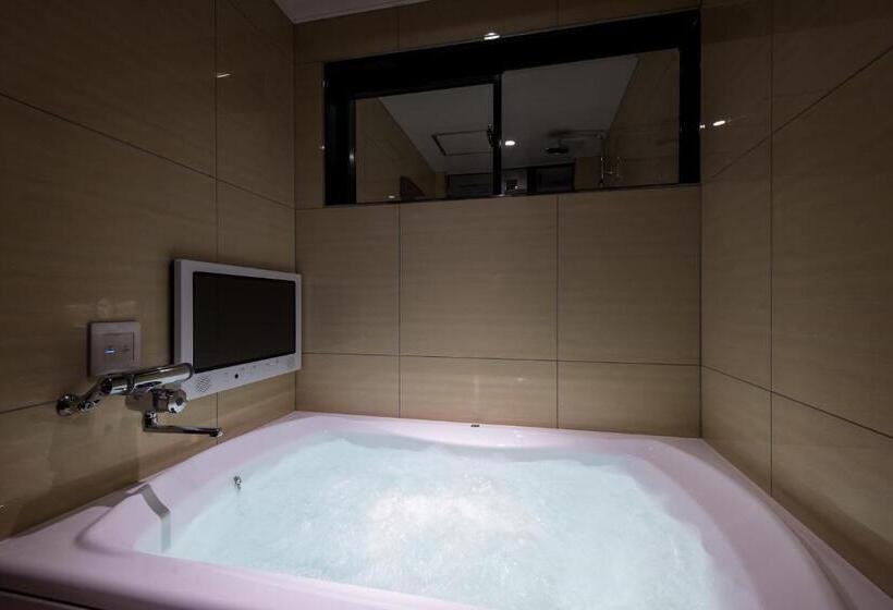 בית מלון כפרי Water Gate Sagamihara