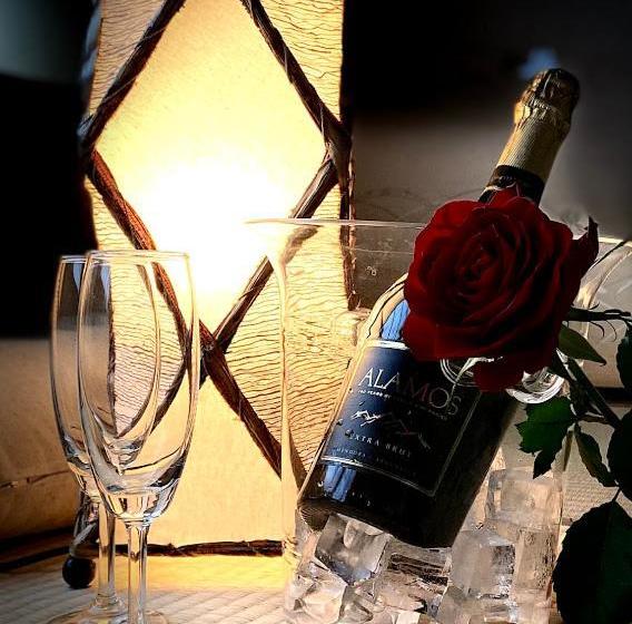 بنسيون Okiya Guest House & Tapas Bar
