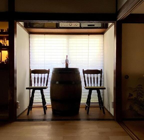 بنسيون Okiya Guest House & Tapas Bar