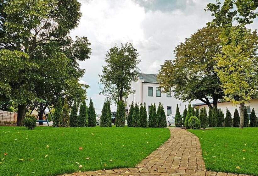 فندق Czinege & étterem