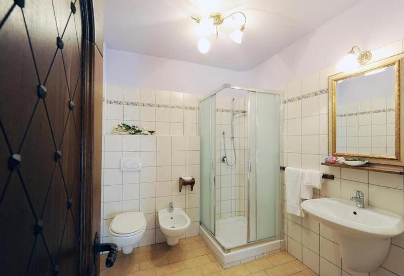 فندق صغير Antica Locanda San Leonardo 1554