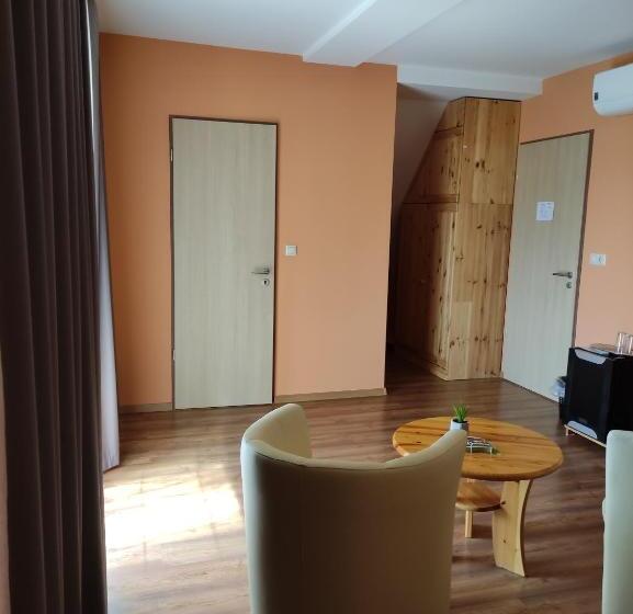 Общежитие Miklós Fogadó és étterem