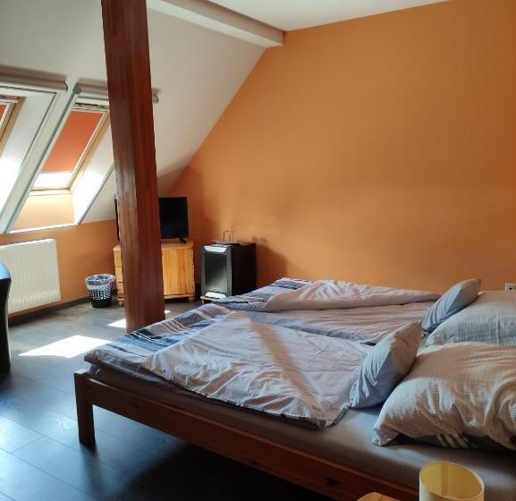 Общежитие Miklós Fogadó és étterem