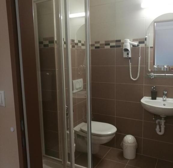 Общежитие Miklós Fogadó és étterem