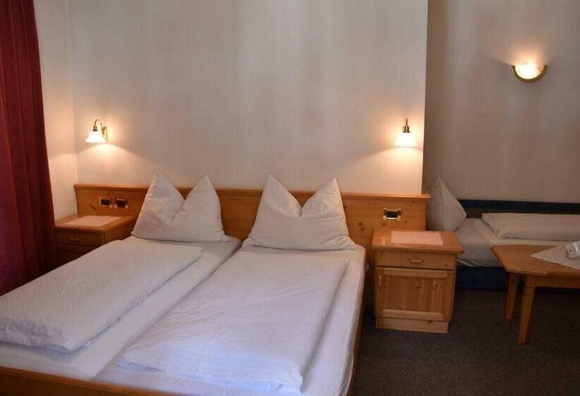 ベッドアンドブレックファースト Garni Haus Tyrol