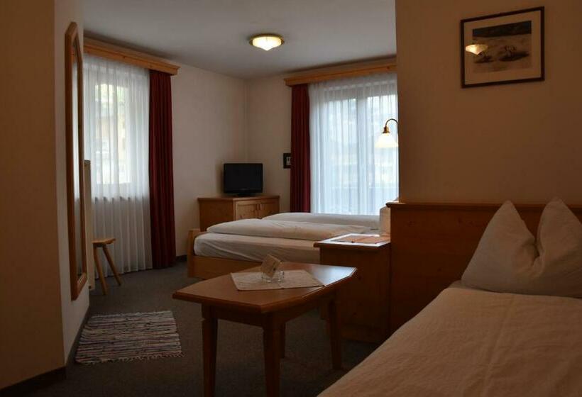 ベッドアンドブレックファースト Garni Haus Tyrol