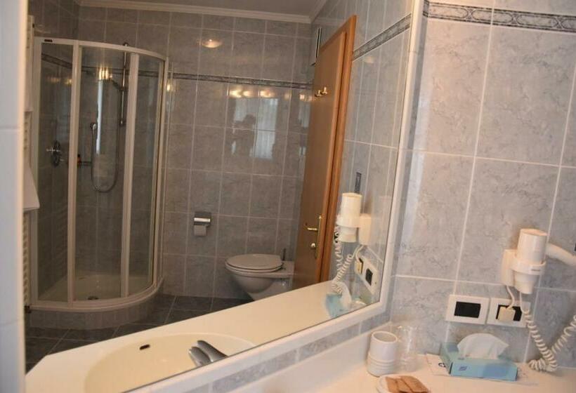 ベッドアンドブレックファースト Garni Haus Tyrol