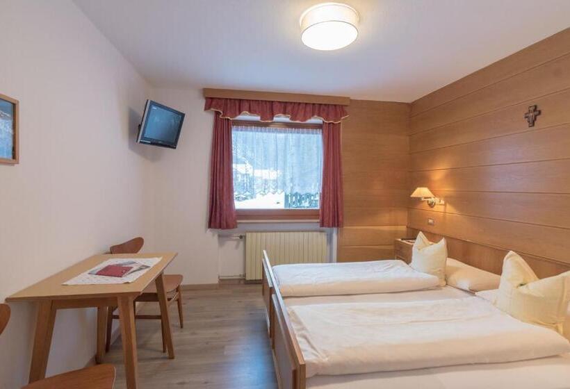 ベッドアンドブレックファースト Garni La Vara