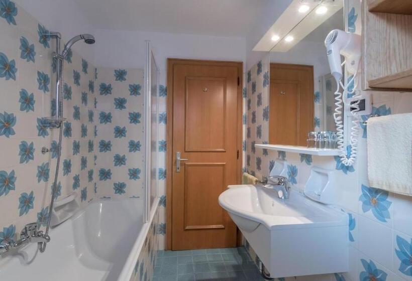 ベッドアンドブレックファースト Garni La Vara