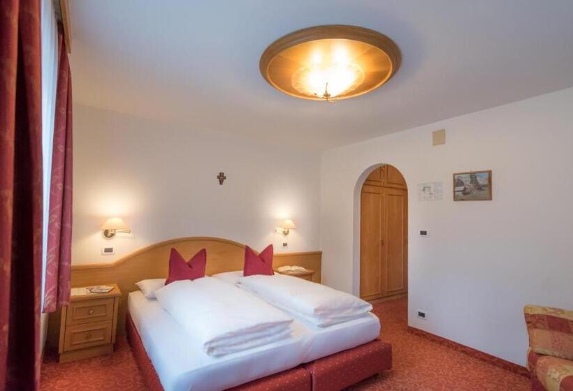 ベッドアンドブレックファースト Garni La Vara