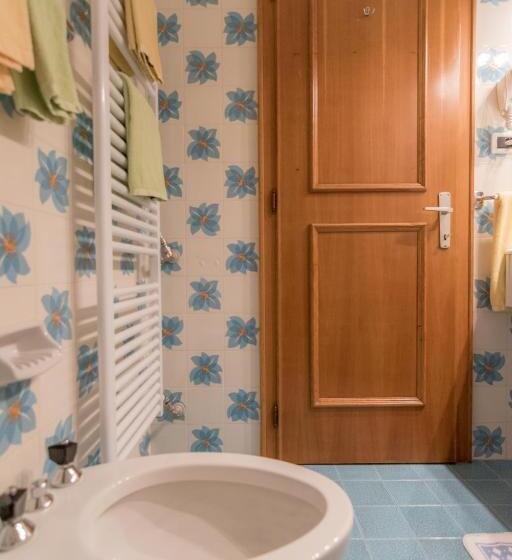 ベッドアンドブレックファースト Garni La Vara