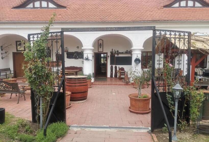 住宿加早餐 Régi Csárda és Panzió