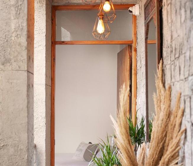 مبيت وإفطار The Iskemleci Guest House