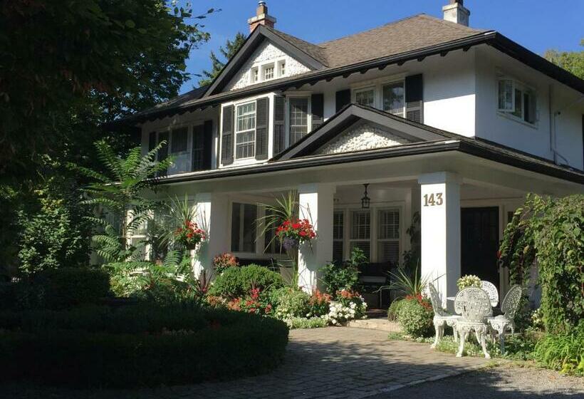 Bernard Gray Hall Bed And Breakfast