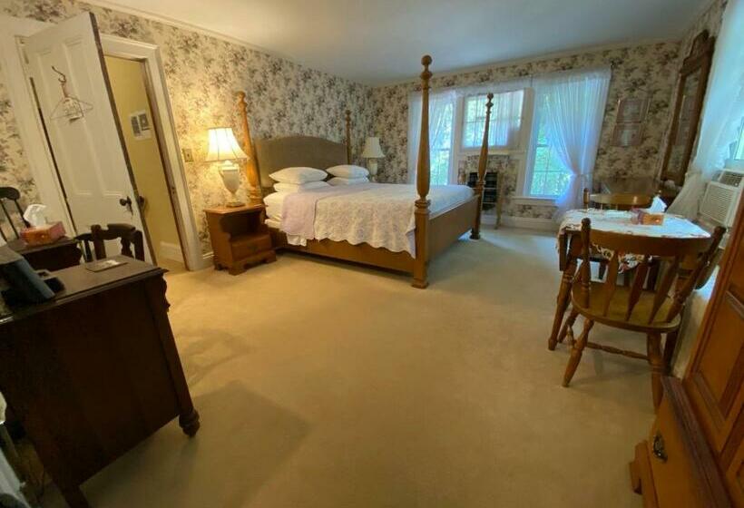 Bernard Gray Hall Bed And Breakfast