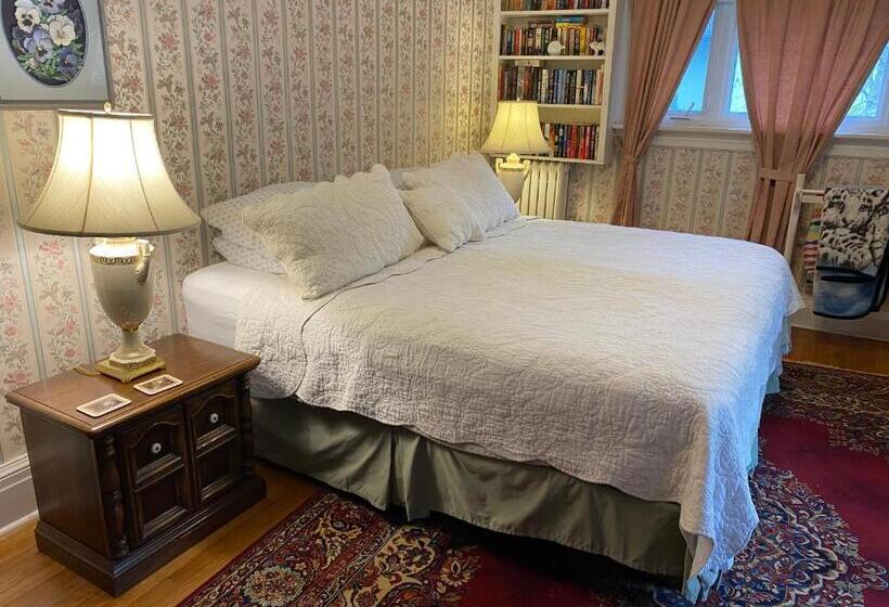 Bernard Gray Hall Bed And Breakfast