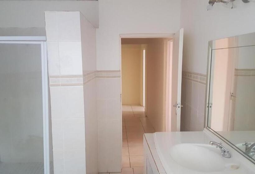 فندق Amberlight Self Catering Accommodation