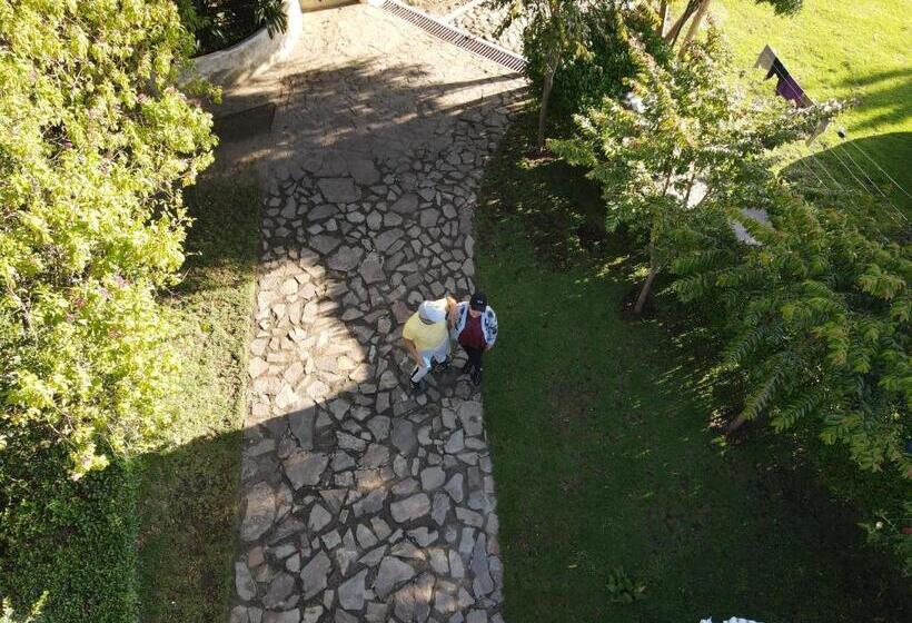 هتل Hostal Mamá Hilda