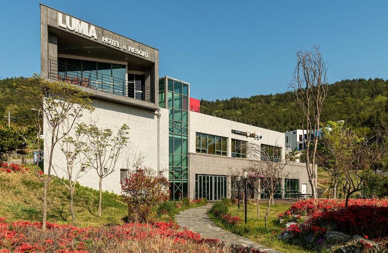 Lumia Hotel & Resort