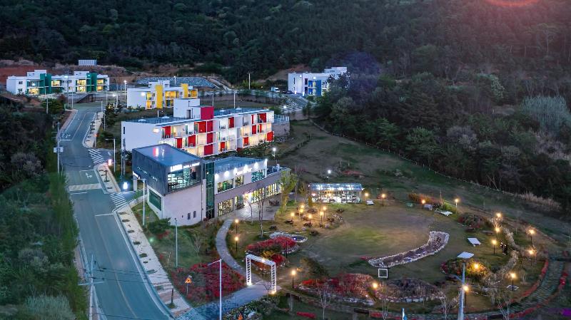 Lumia Hotel & Resort