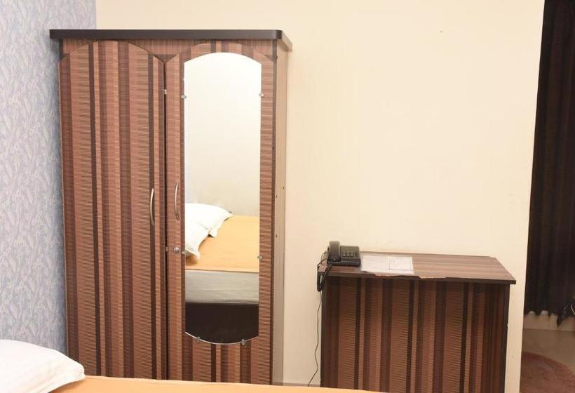 فندق Star Msr Residency