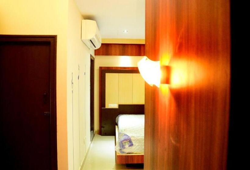 فندق Star Msr Residency