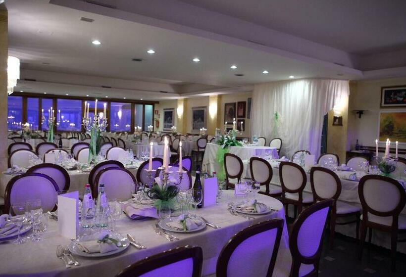 酒店 Tetto Delle Marche   Ristorante Dei Conti