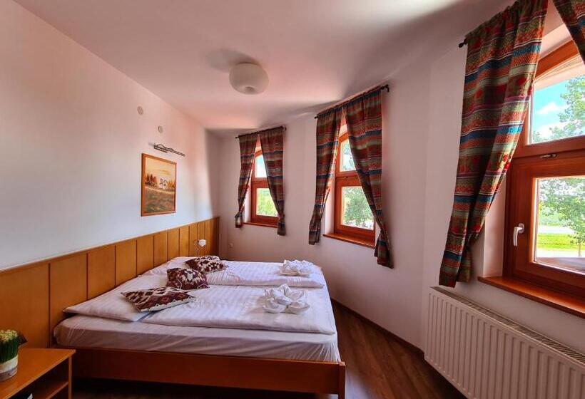 István Parkhotel és Gasztrofarm