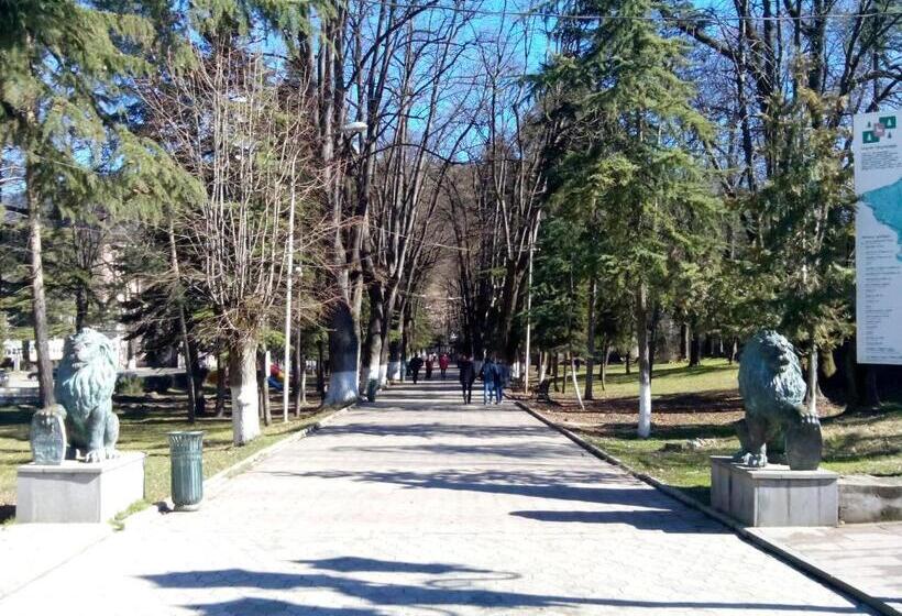 پانسیون Apartment On Erekle 25a