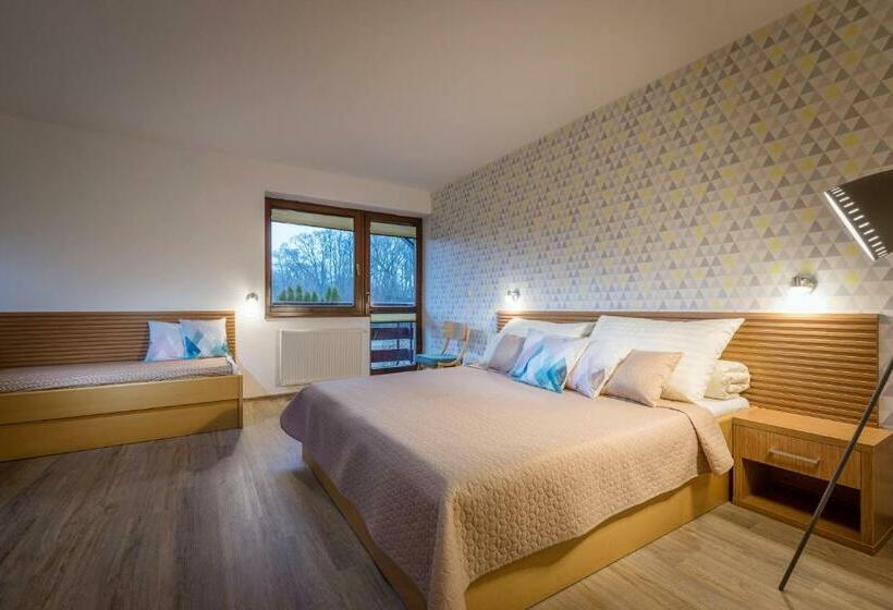 بنسيون Moment Bistro & Ubytovanie