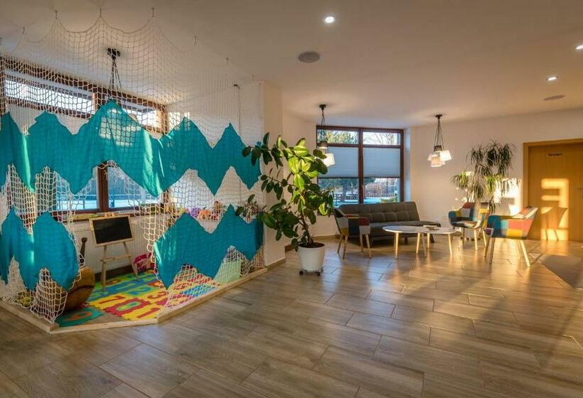 بنسيون Moment Bistro & Ubytovanie