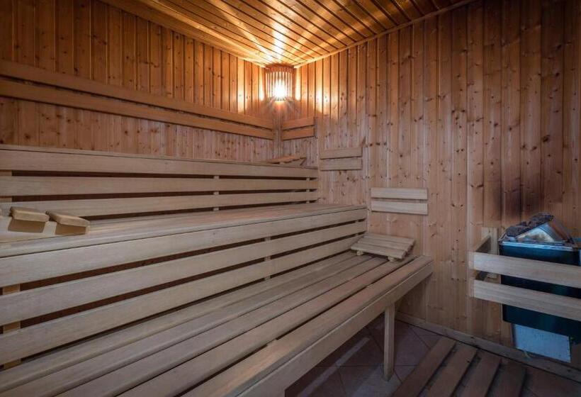 بنسيون Moment Bistro & Ubytovanie