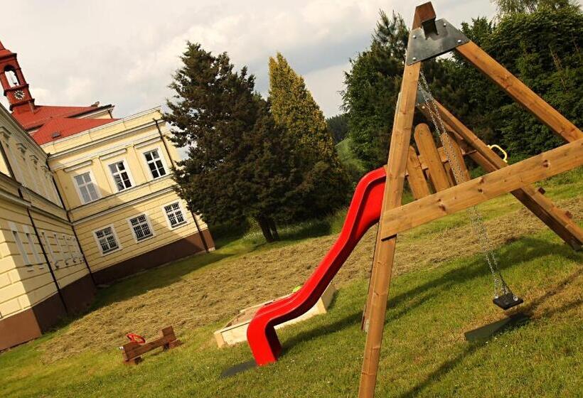 بنسيون Penzion Zámek Rozsochatec