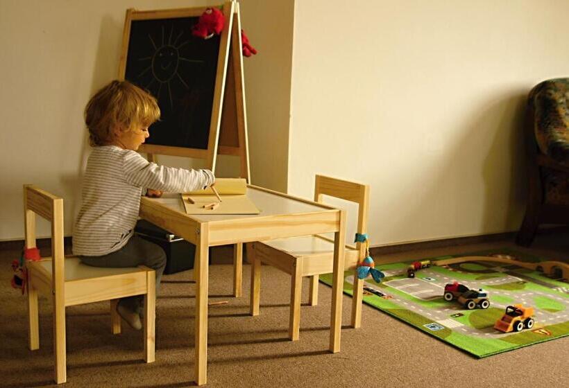 بنسيون Penzion Zámek Rozsochatec