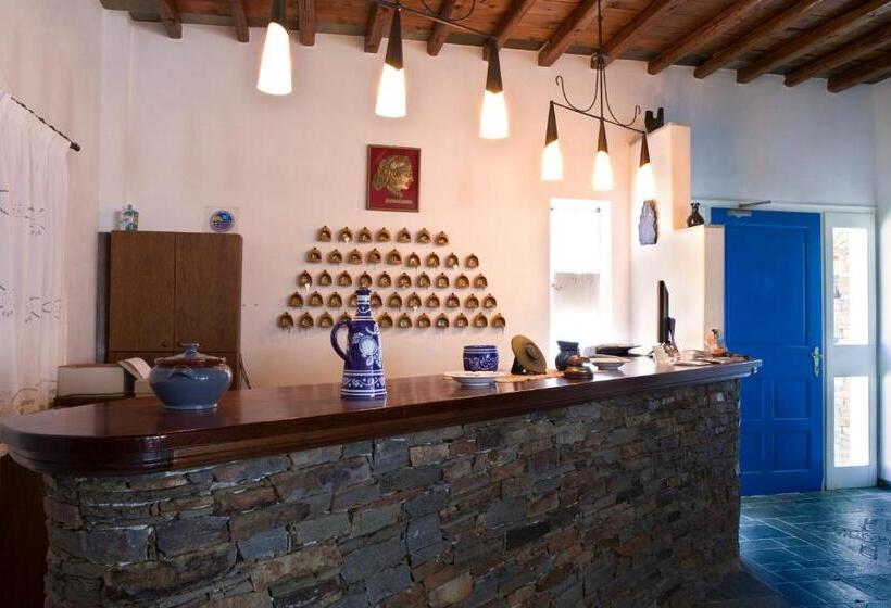 Alexandros Hotel